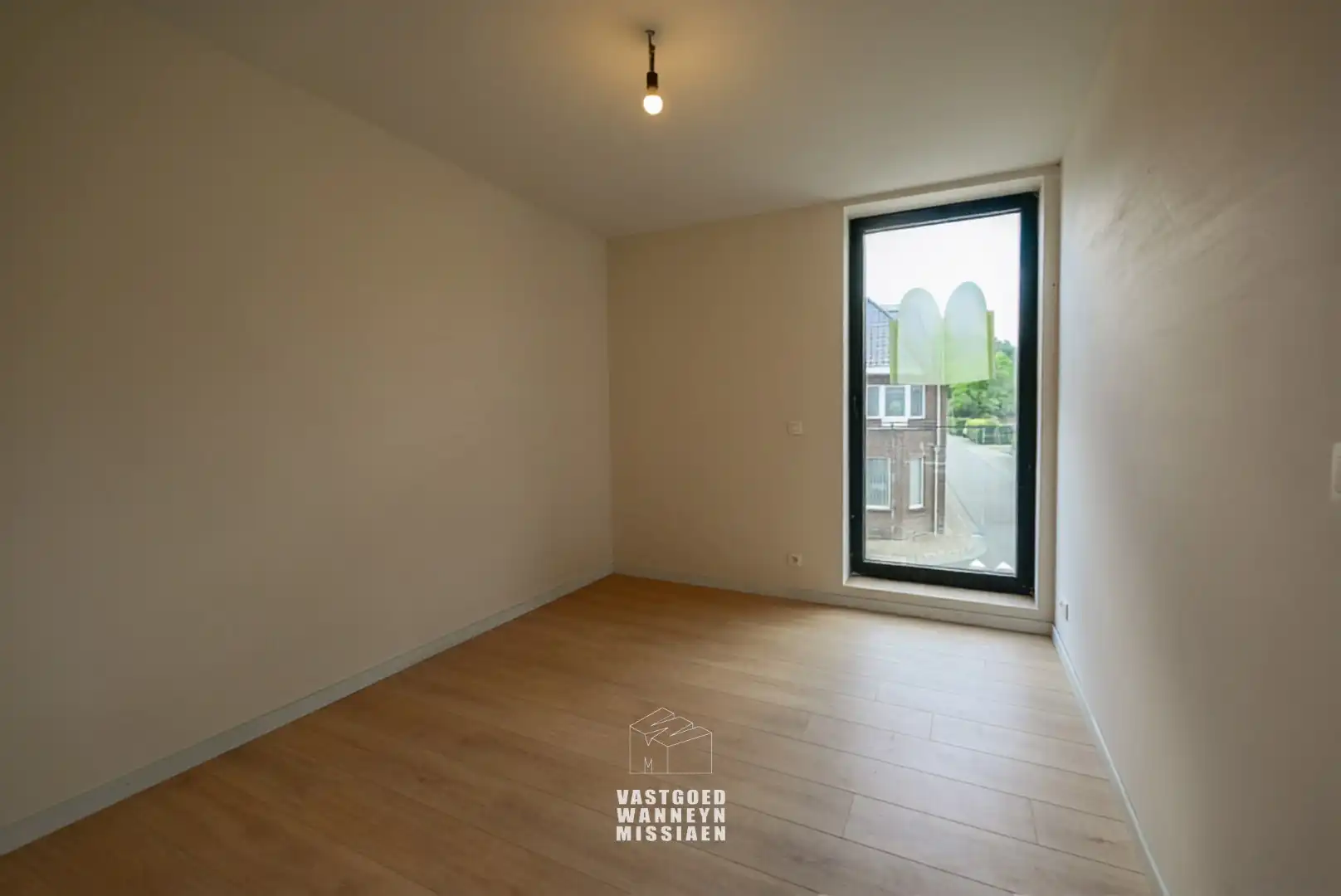 Moderne energiezuinige halfopen woning met 3 slaapkamers, tuin en carport foto 12