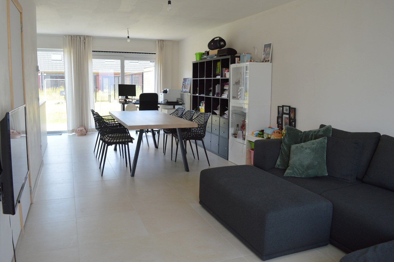 Instapklare woning in rustige omgeving te Heule foto {{pictureIndex}}