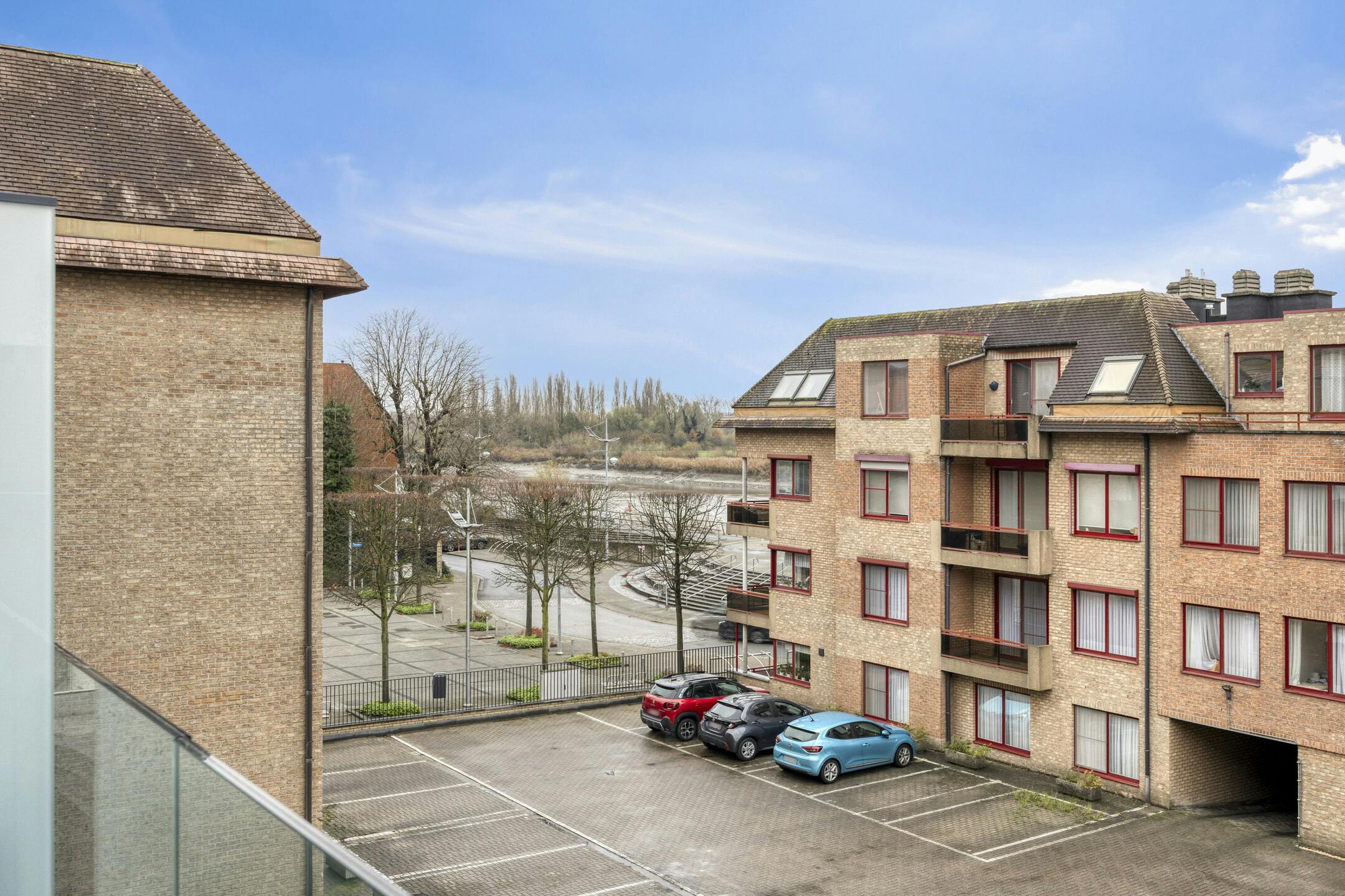 Recent appartement in Boom met zicht op het water foto 2