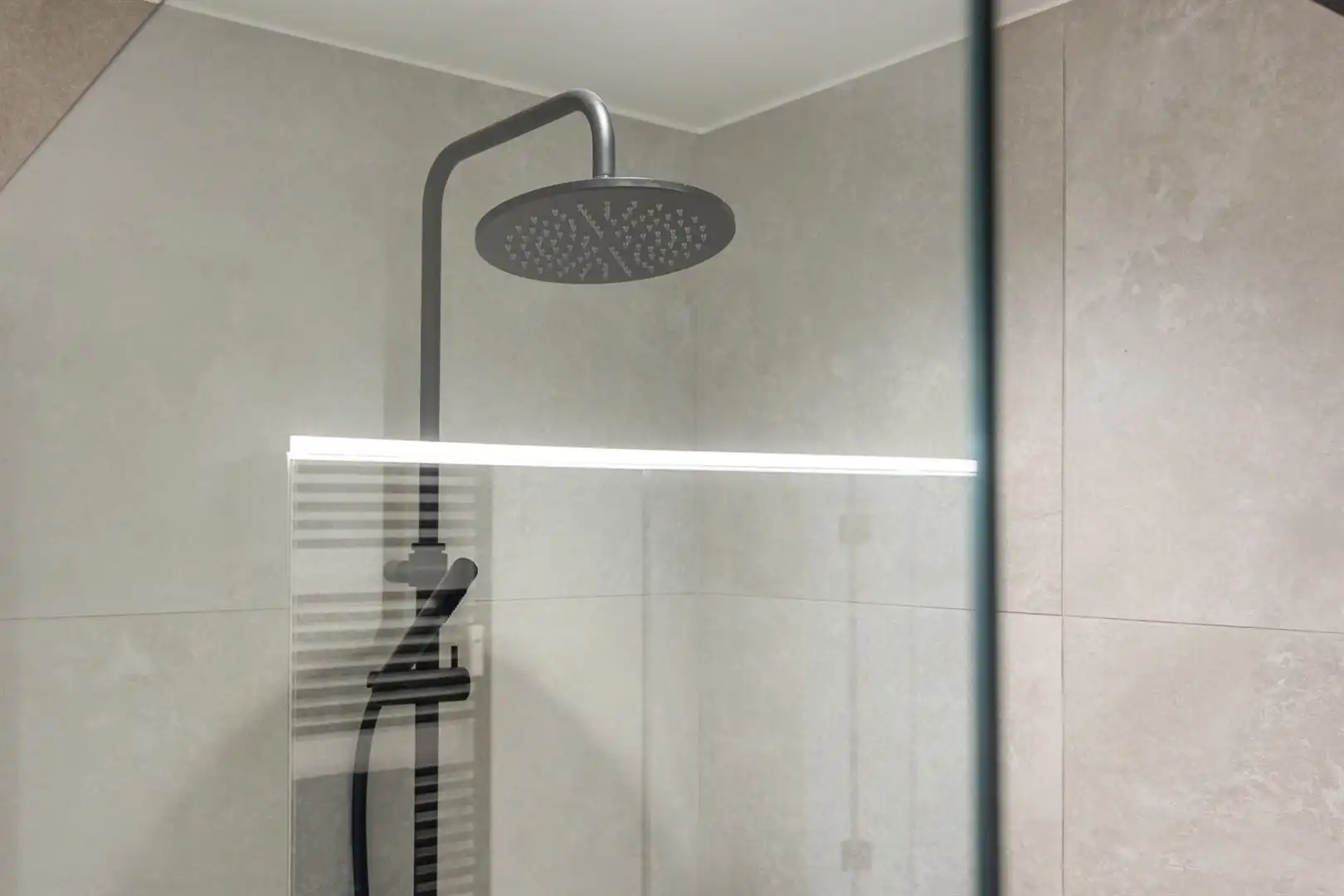 Top notch appartement met terras aan Boekenbergpark foto 12