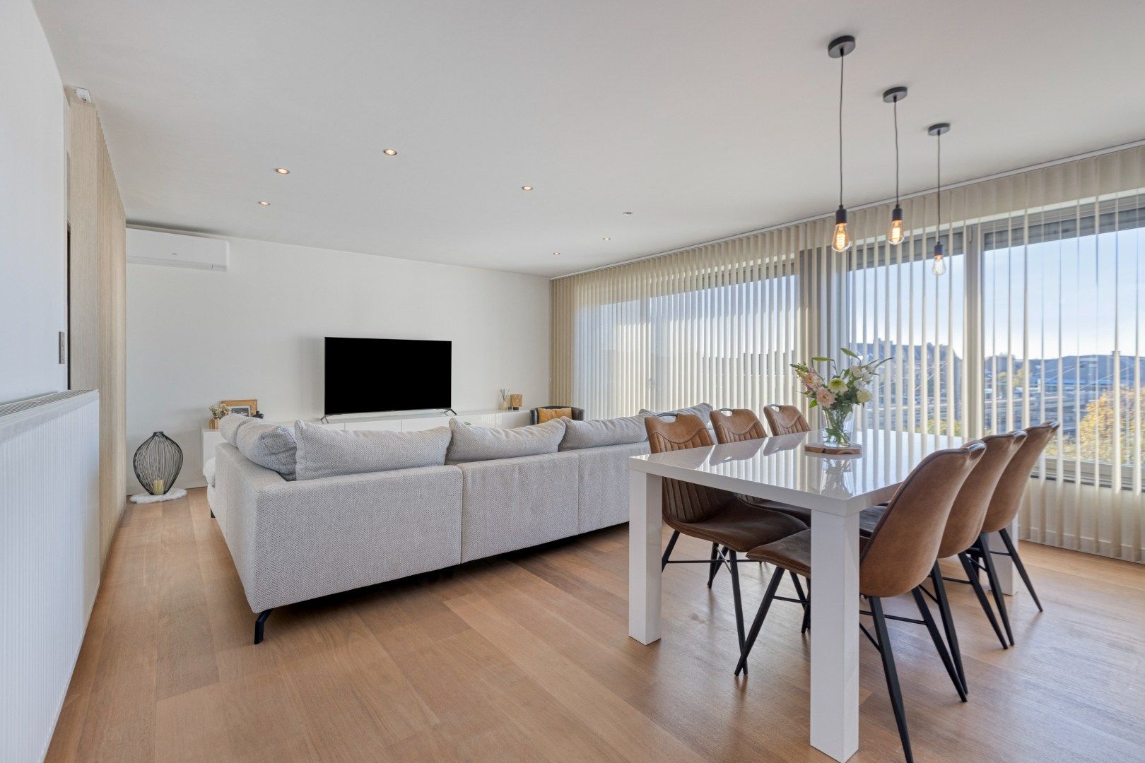 Ruim ingedeeld appartement met zonterrassen in het centrum. foto 2