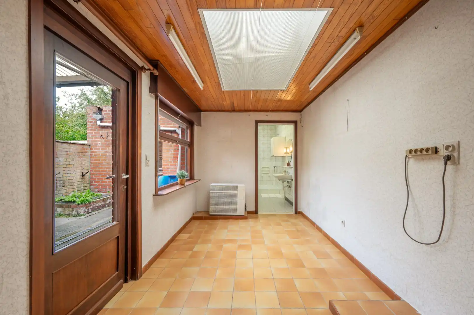 Karaktervolle Brugse woning met renovatiepotentieel vlakbij de Vesten foto 8