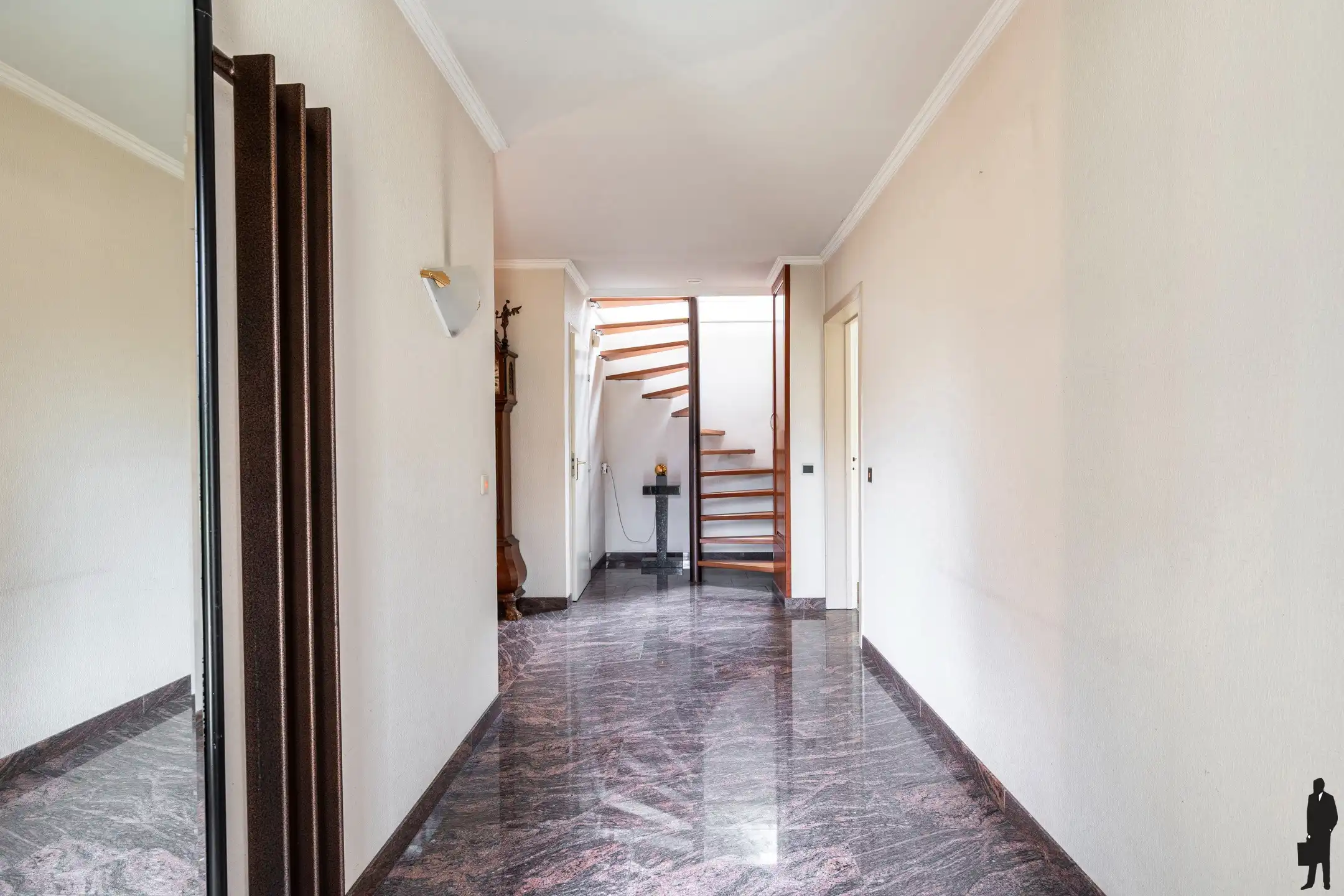 Laagbouwvilla in bosrijke en residentiële buurt op 2.216 m²  foto 3