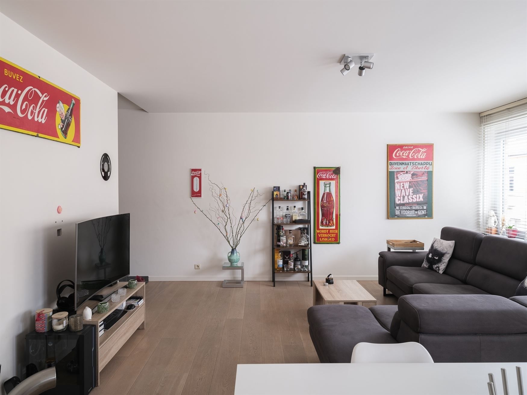 Instapklaar appartement met mogelijkheid tot 2 garages foto 3