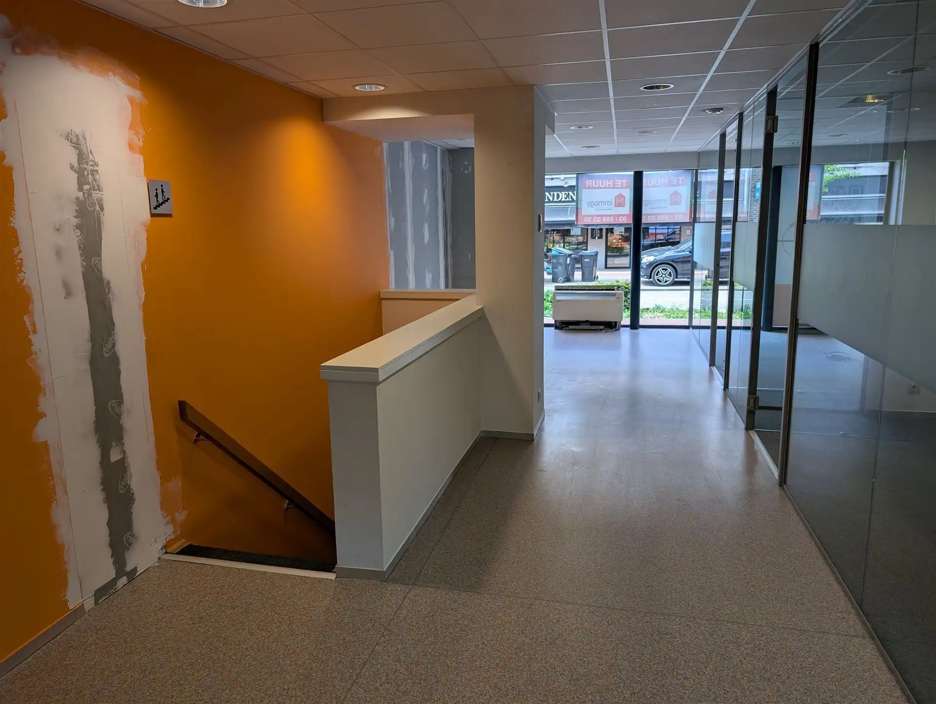 Praktijkruimte / kantoor op een bijzonder commerciële locatie in centrum 's-Gravenwezel foto 10