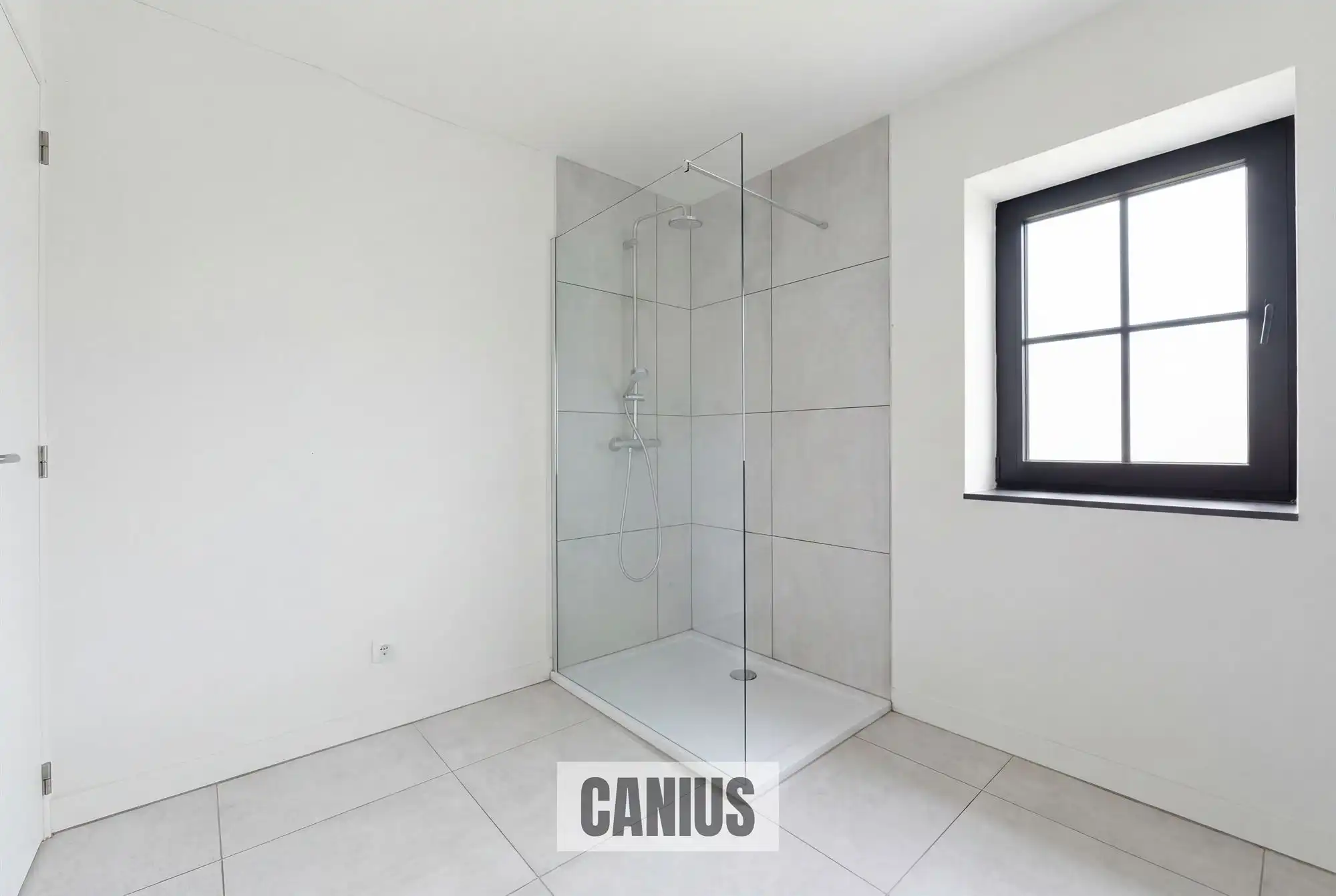 MODERNE WONING MET 3 SLKS & TUIN foto 11