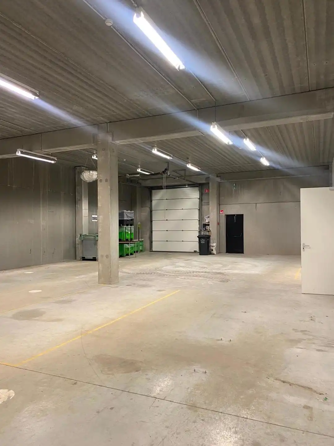 Kantoorruimte 310m² met aansluitend magazijn 216m²  in Burcht foto 15