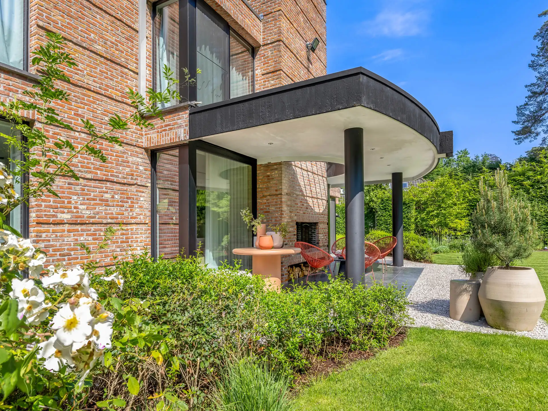 Architectenvilla met zwembad en ZW tuin in Hof Ter Linden foto 19