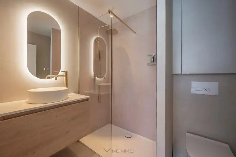 Recent gerenoveerd 2-slaapkamerappartement met terras van 20 m² foto 6