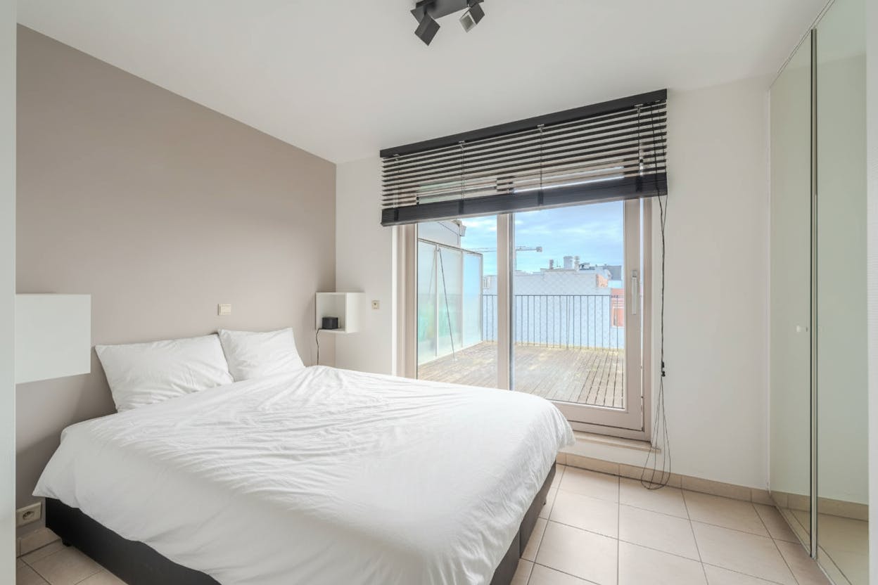 Lichtrijk duplex appartement met twee slaapkamers en groot terras! foto 10