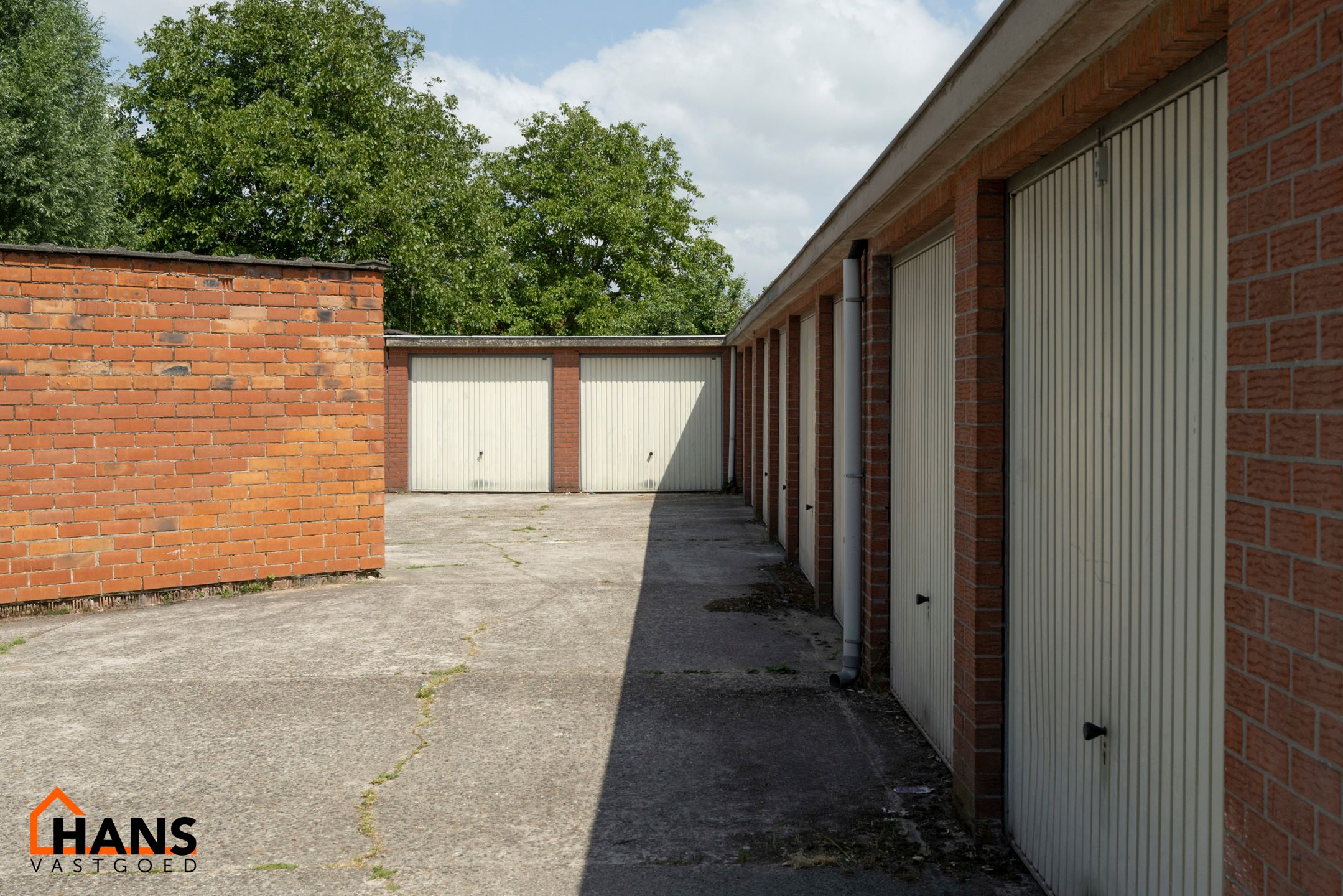 Gerenoveerd gelijkvloers appartement met tuin foto 13