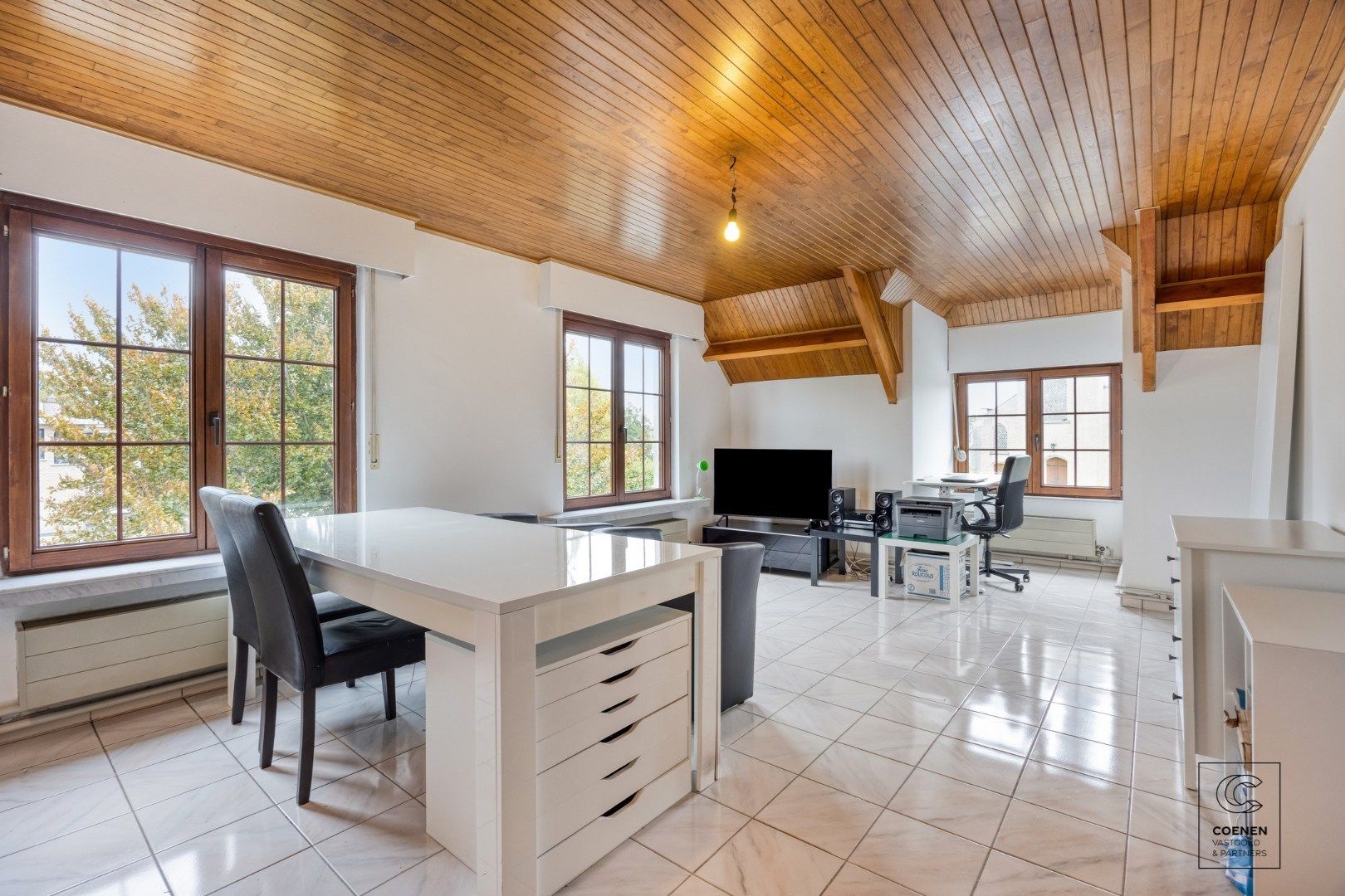 Charmant éénslaapkamerappartement in centrum Ranst! foto {{pictureIndex}}