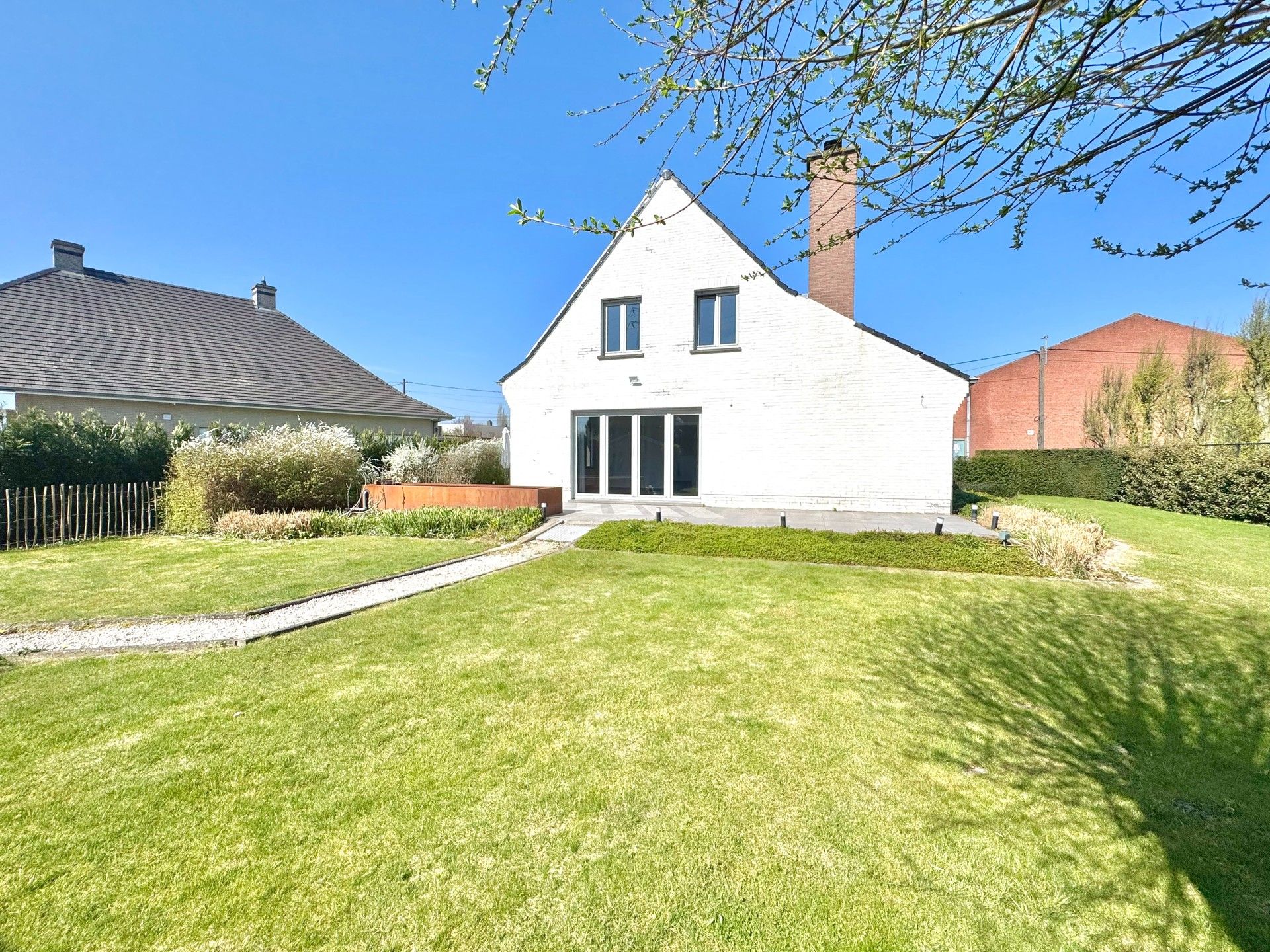 VRIJSTAANDE WONING IN LANDELIJKE STIJL foto 18