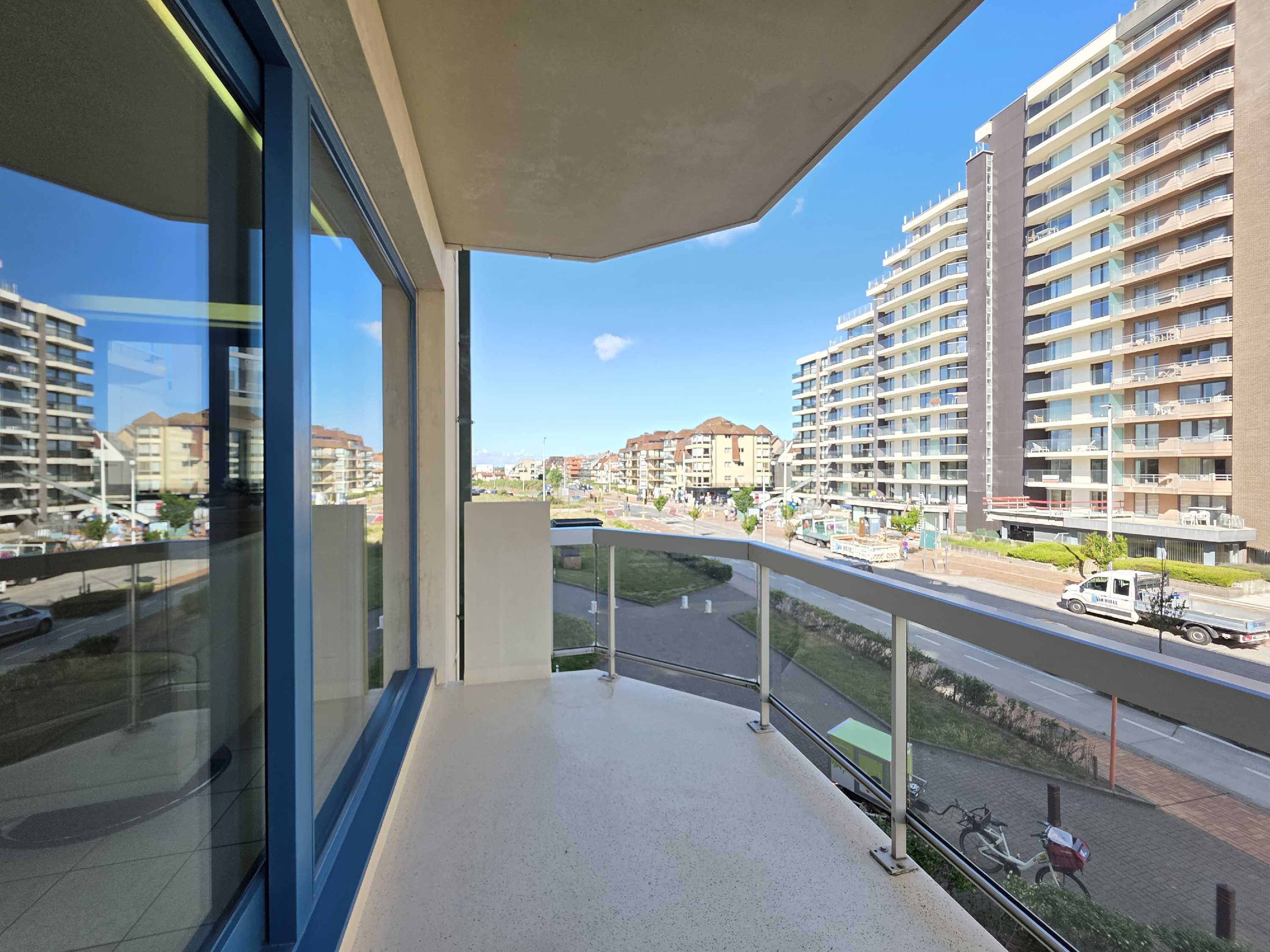 Gemeubeld appartement op toplocatie te Nieuwpoort nabij het strand foto {{pictureIndex}}