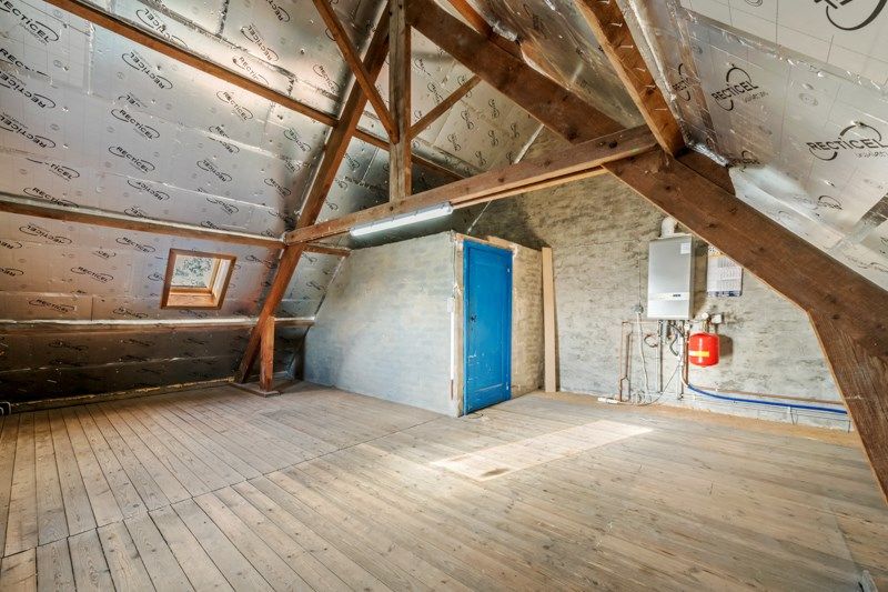 Te renoveren woning met een ruime tuin en zolder – een unieke kans! foto 9
