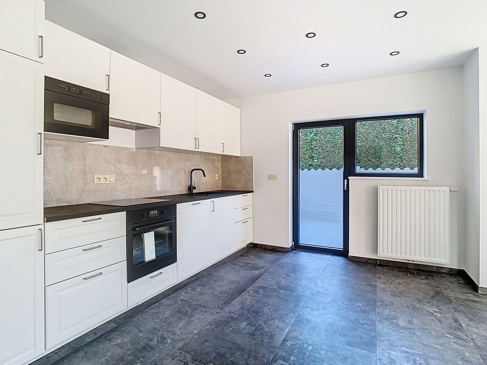 Stijlvol gerenoveerde woning (EPC A), instapklaar! foto 9