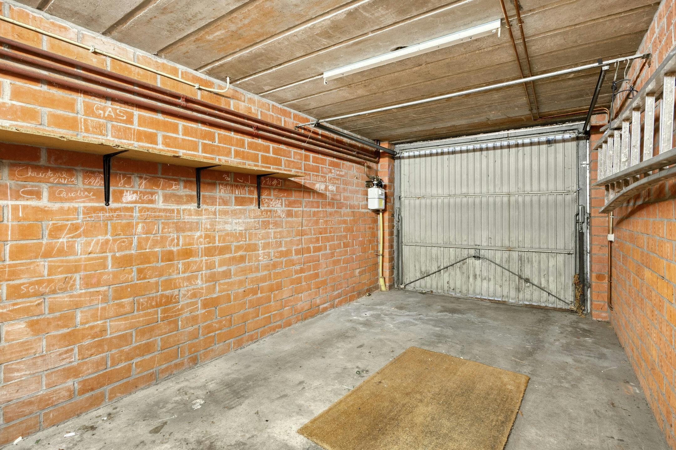 Halfopen bebouwing te Koop met 5 slaapkamers te Kalmthout! foto 31