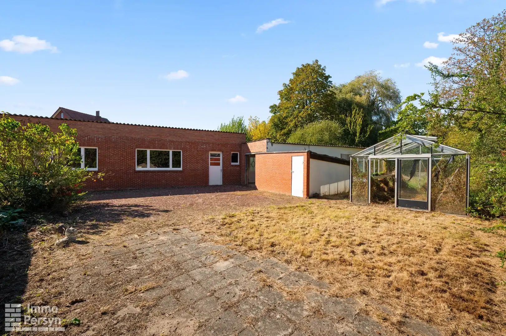 Woning met loods op een commerciële ligging foto 31