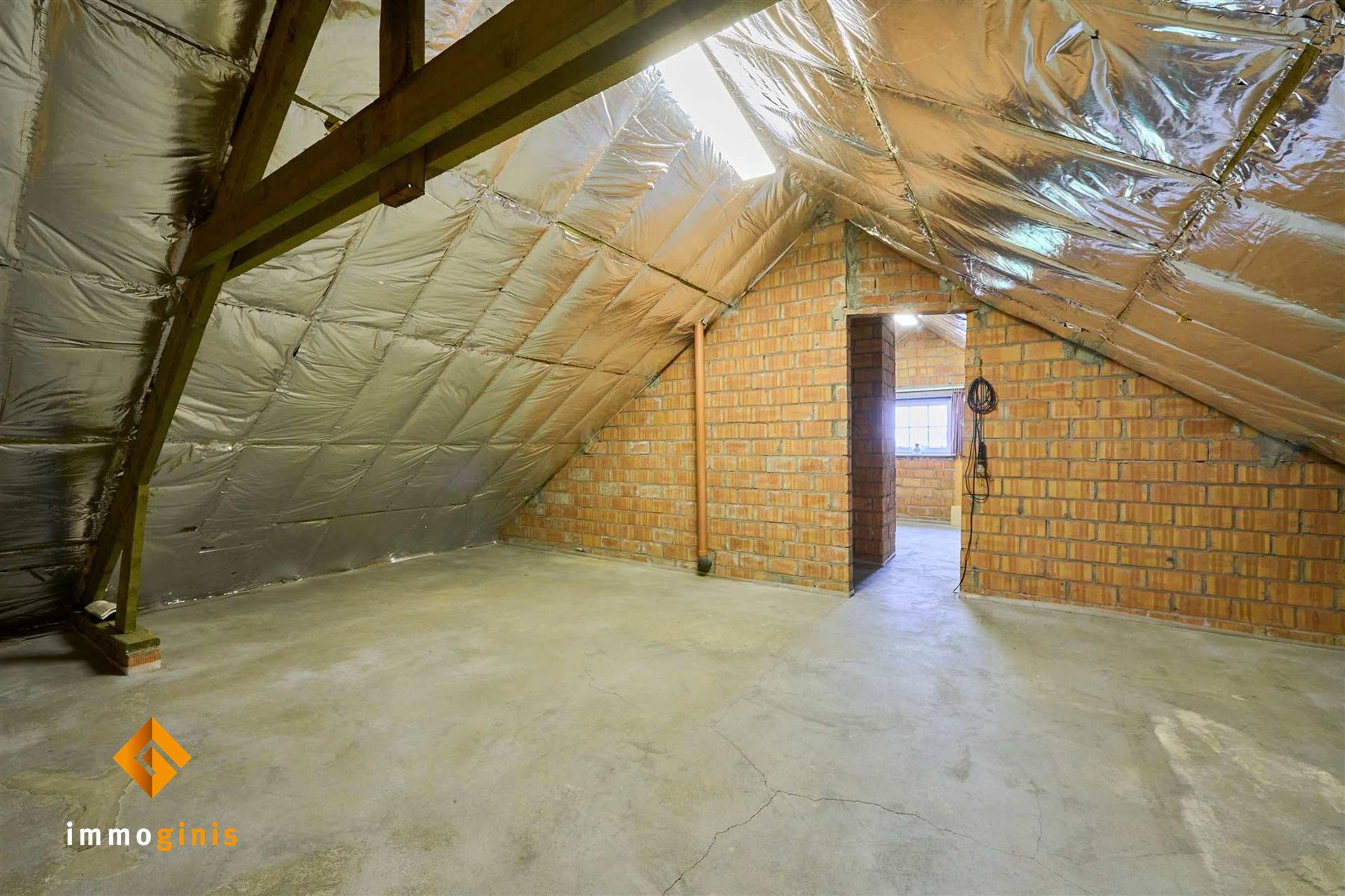 Zeer goed onderhouden woning met 2 slpks (+ mog. tot 2 à 3 extra kamers), overdekt terras en mooie tuin! foto 10