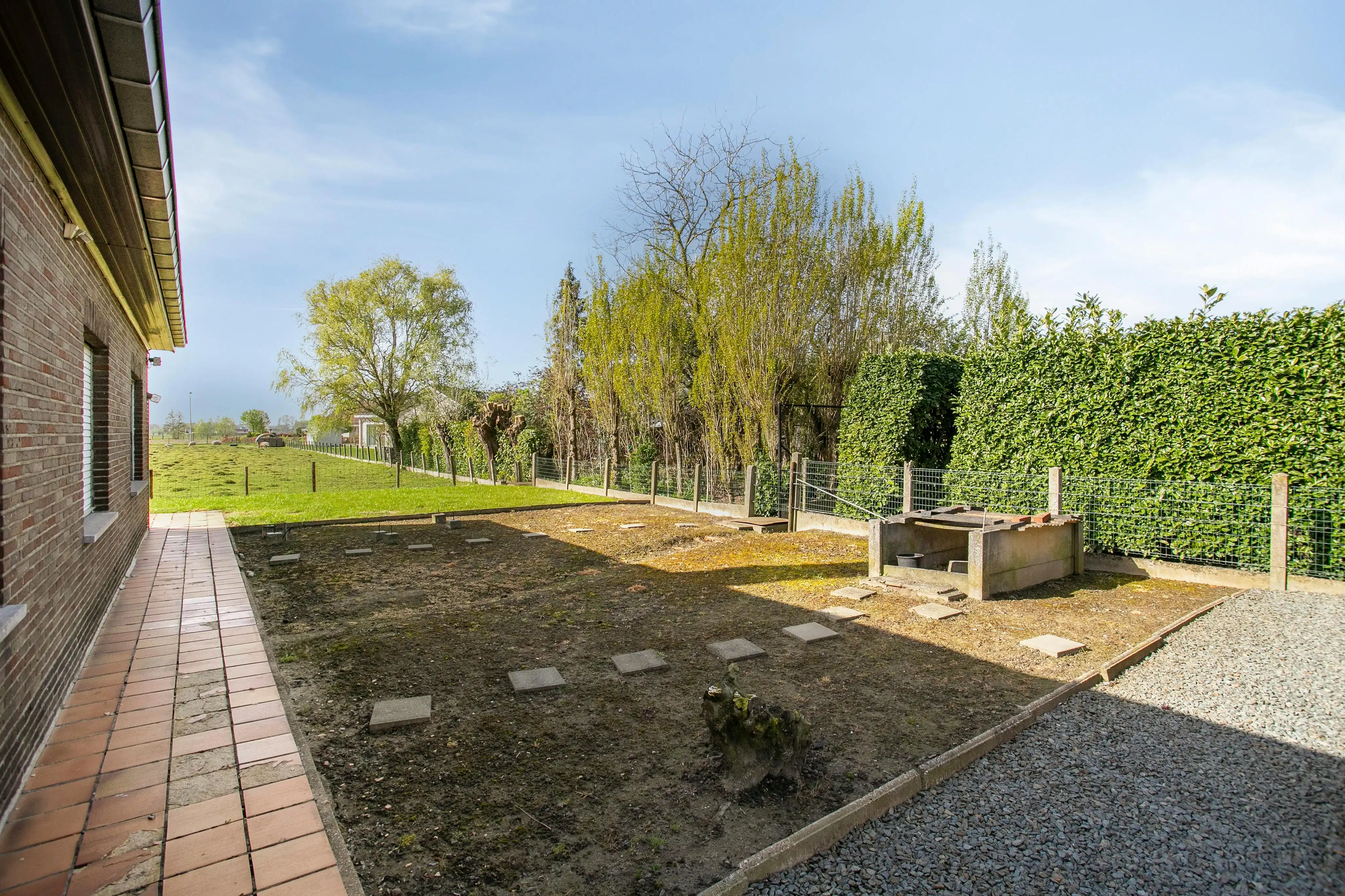 Te renoveren woning te koop in Lotenhulle (Rozenlaan)  foto 14