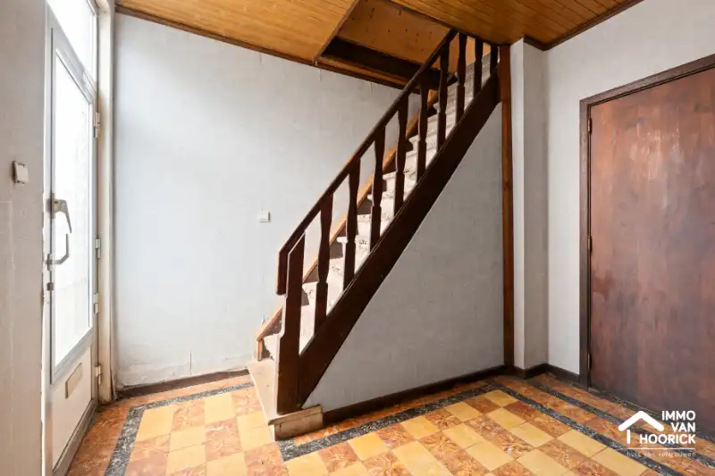 Te renoveren woning aan de stadsrand op 390m² grondoppervlak! foto 11