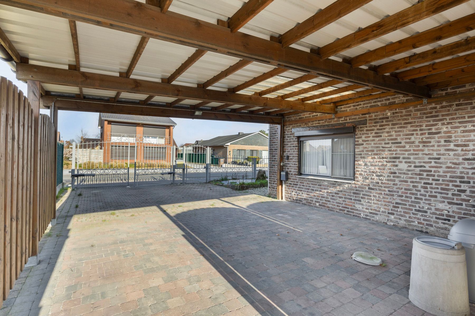 Ruime hoekwoning in Houthalen-Oost met enorm potentieel! foto 35