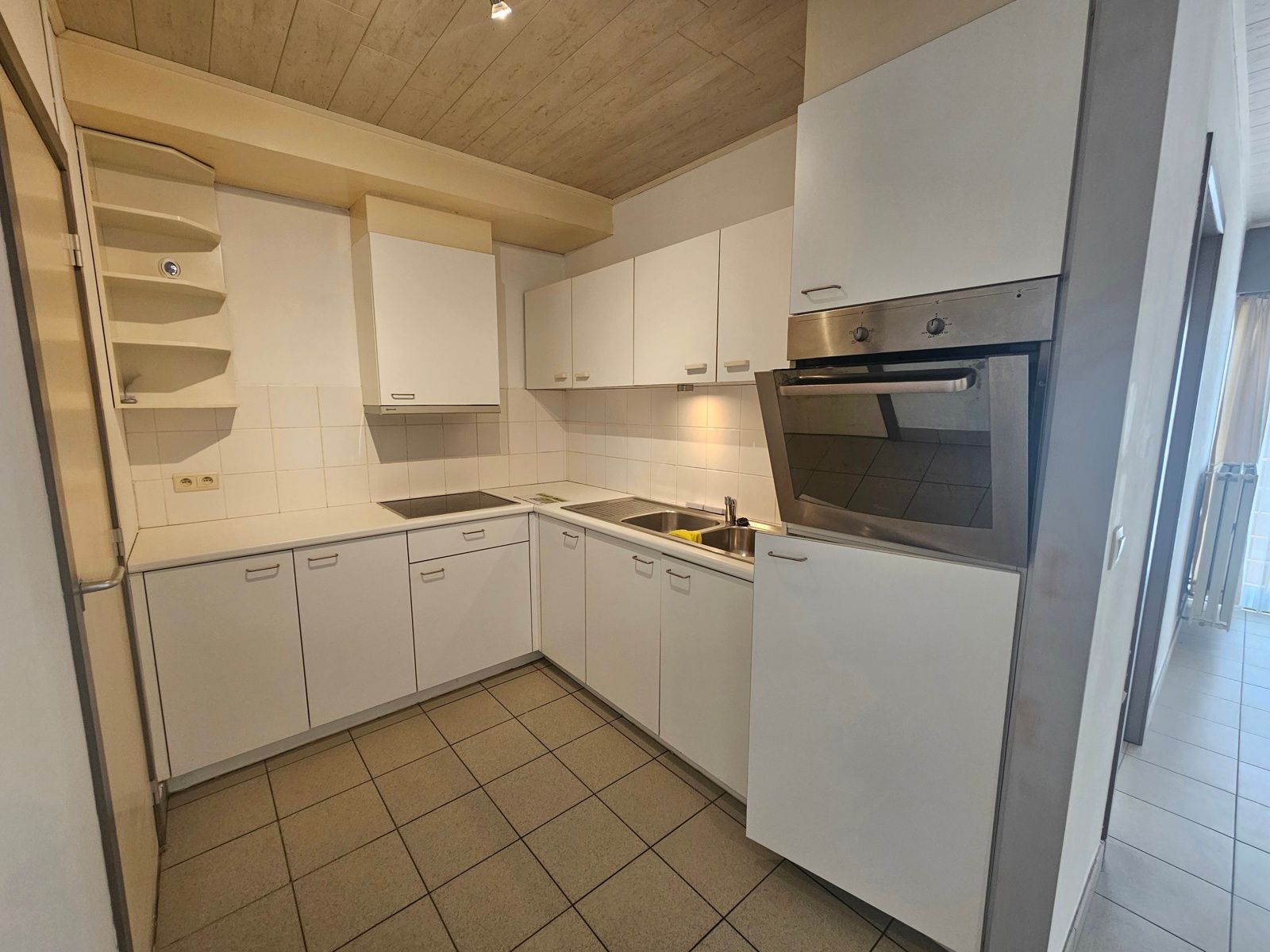 Instapklaar appartement met 2 slaapkamers aan het Plein! foto 8