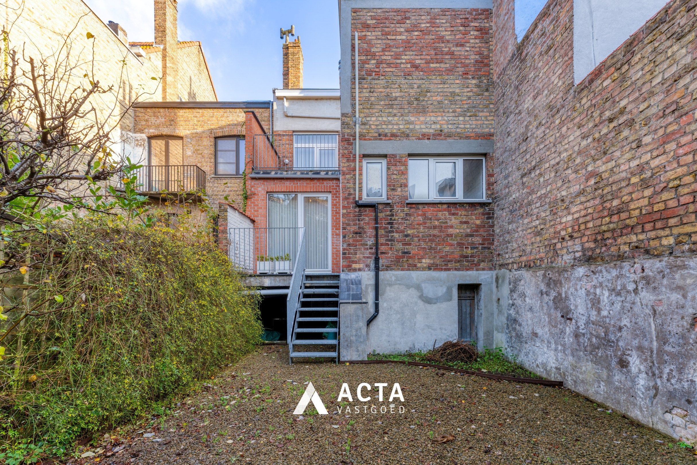 Charmant herenhuis- 3 slpk, praktijk +zonnige tuin foto 8