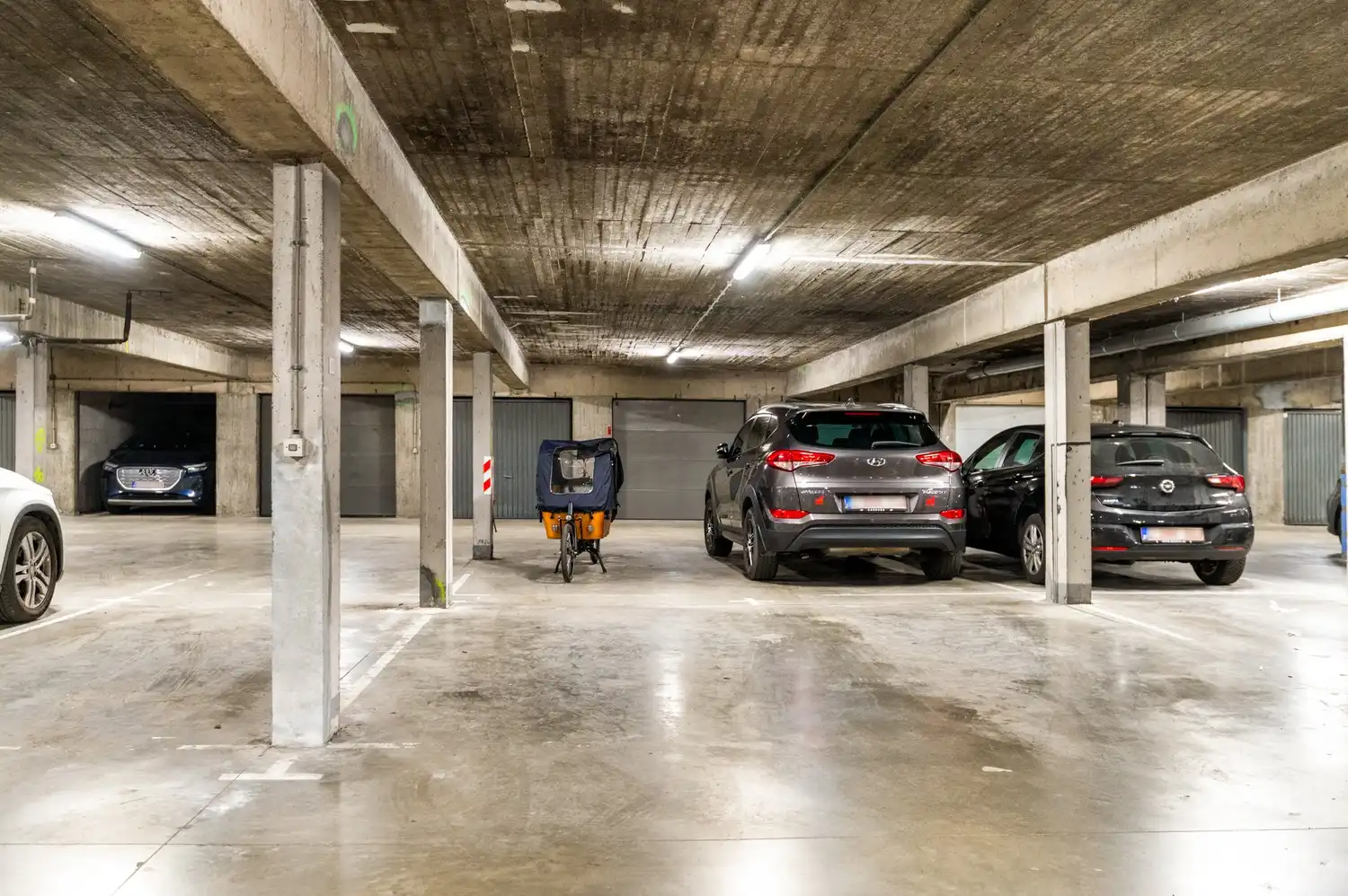 Ruim appartement  met 3 slaapkamers en garage te Berchem! foto 15