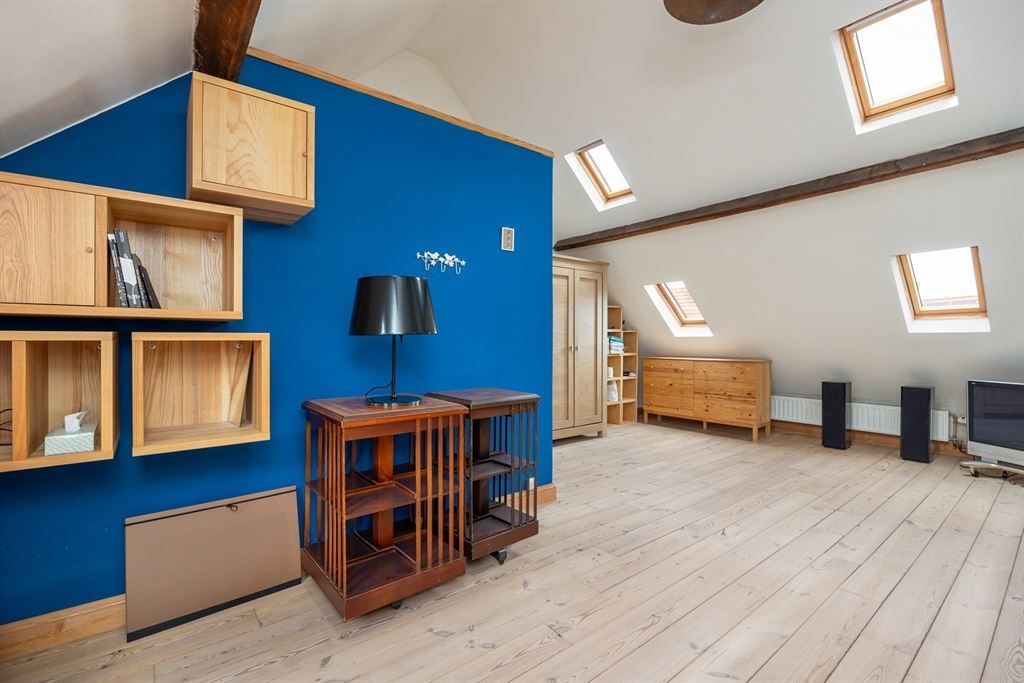 Uitzonderlijke burgerwoning op centrale locatie foto 24