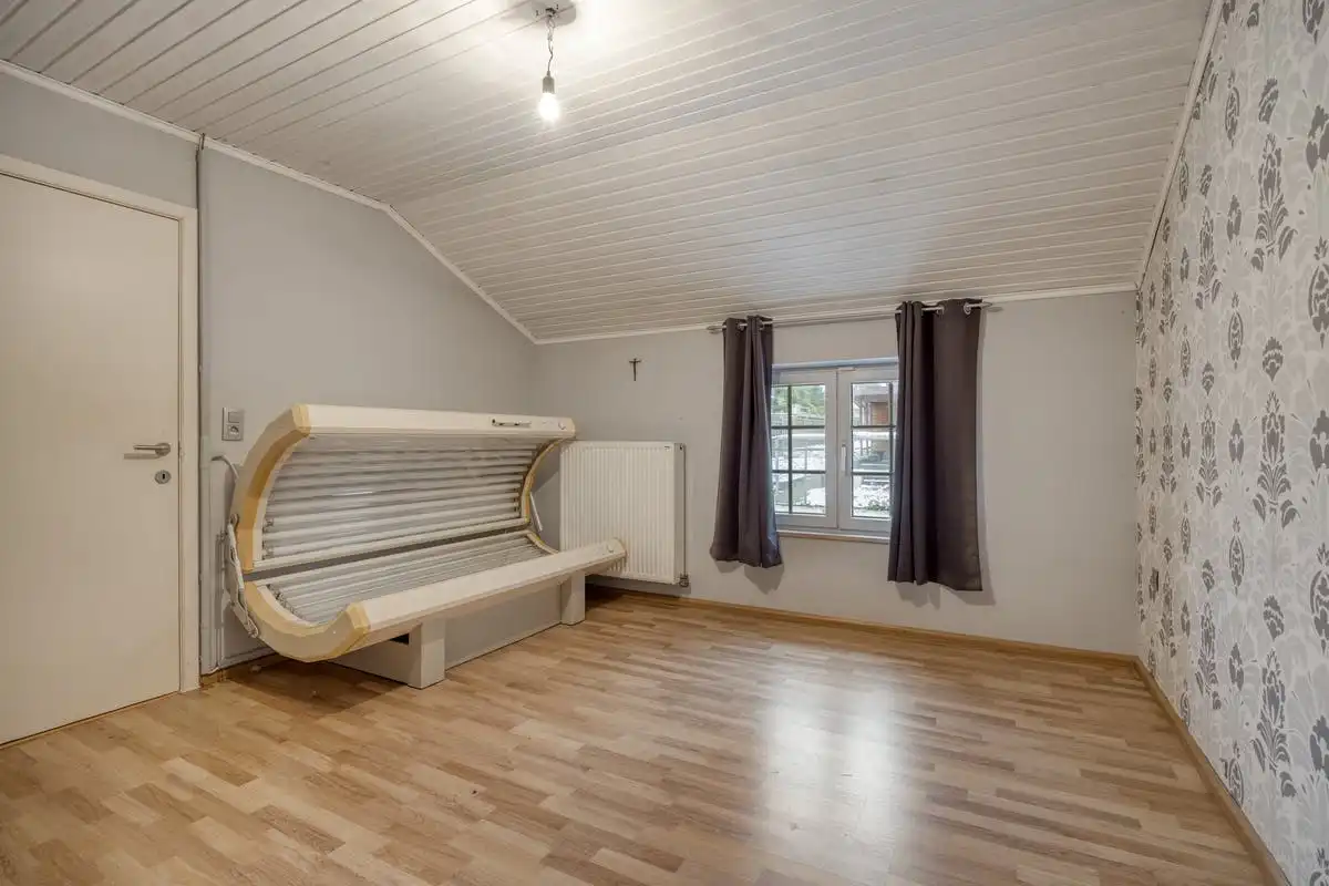 Ruime gezinswoning met grote tuin in het landelijke Opheers foto 15