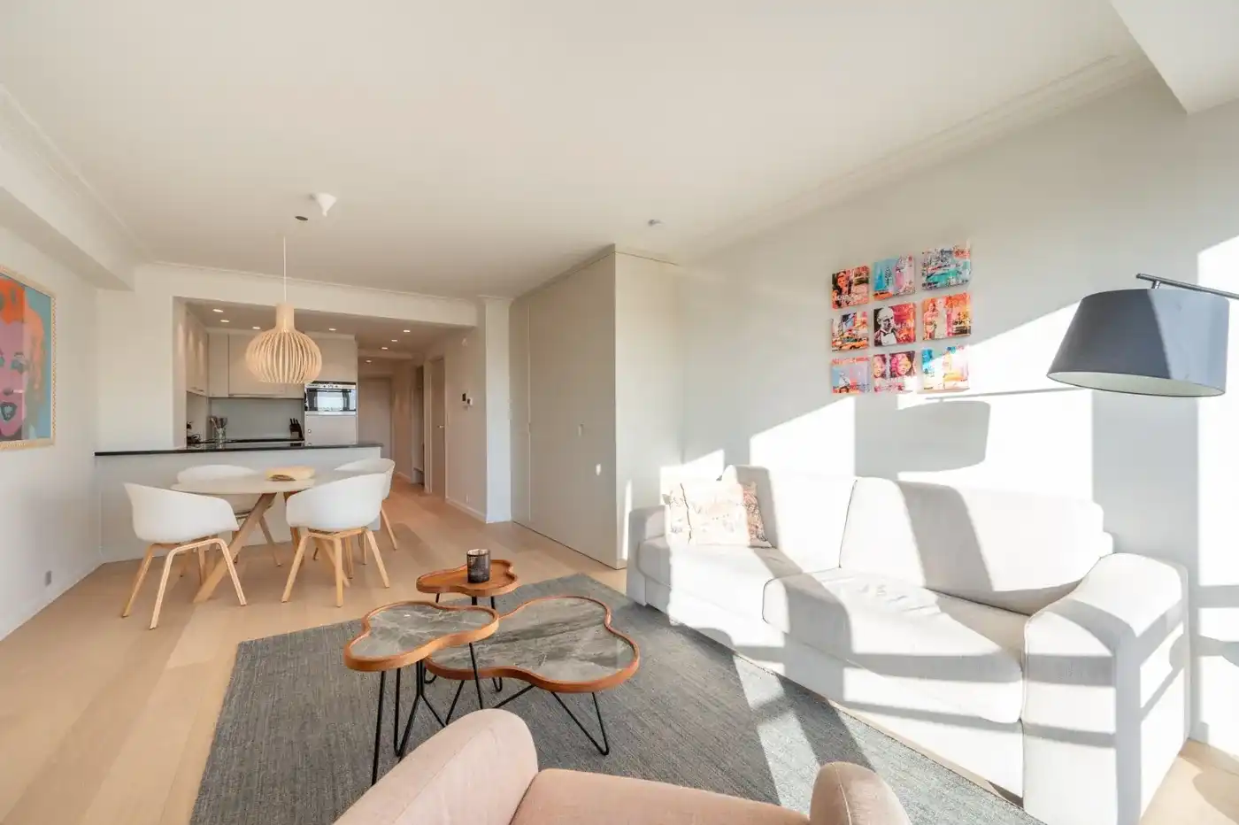 Zonnig appartement zeer centraal gelegen in het Zoute met open zicht over de villa's foto 4
