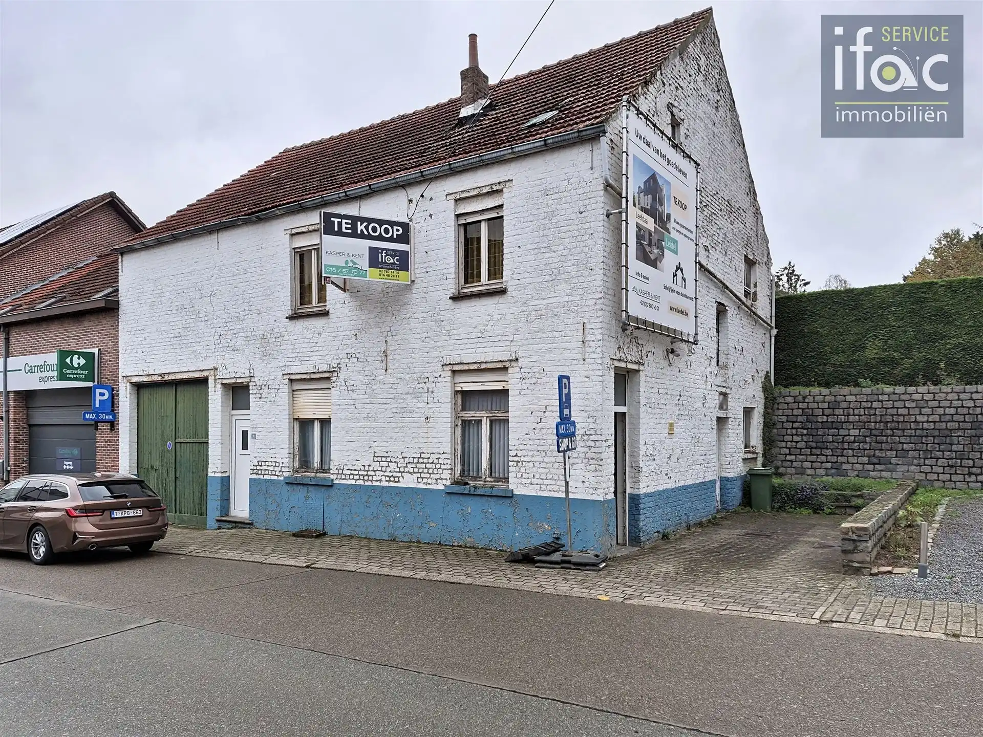 woning voor TOTAAL renovatie in centrum Leefdaal foto {{pictureIndex}}