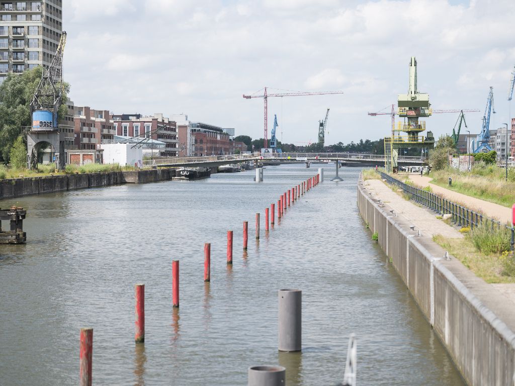 Instapklare woonboot ‘Aurelia Feria’ te koop op een unieke locatie, aan het stadscentrum, Kleindokkaai. foto 29