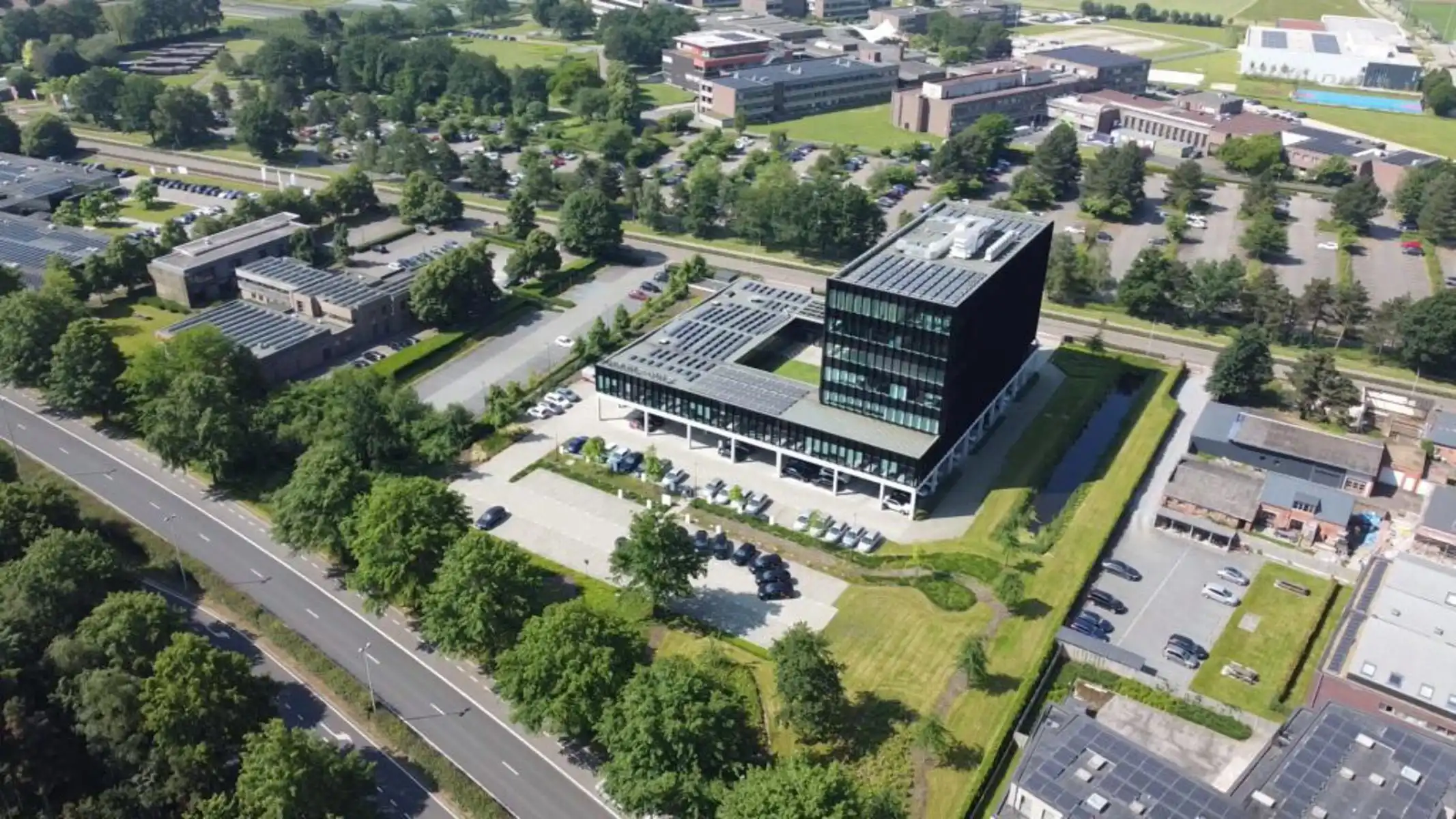 Kantoorruimte te huur in Square One – Geel foto 2