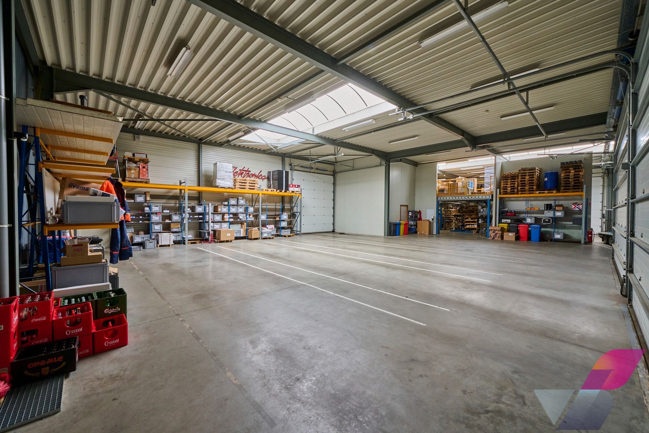 MULTIFUNCTIONEEL GEBOUW OP MOOIE ZICHTLOCATIE foto 12