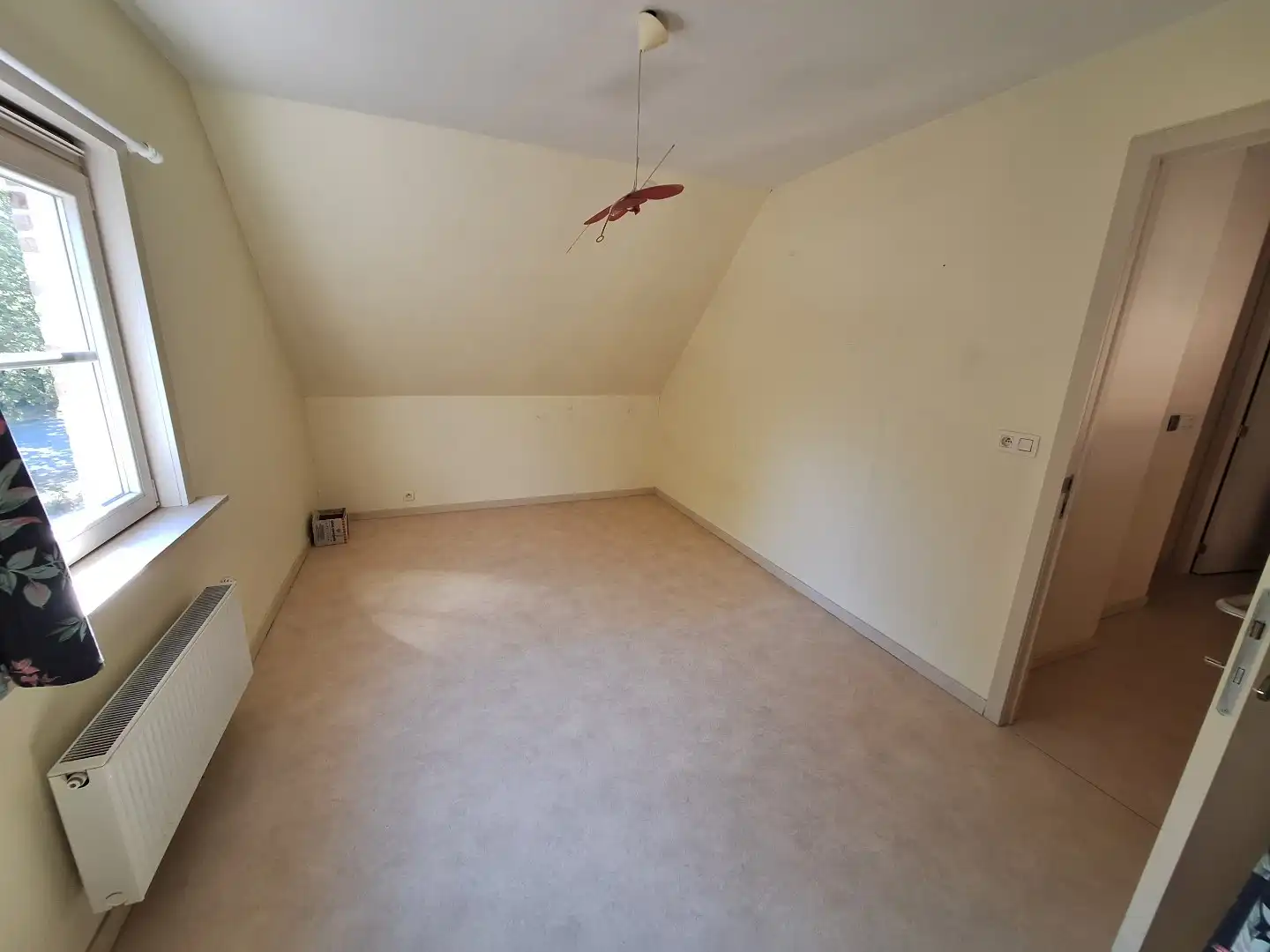 Recente alleenstaande woning met 4 SLK op ruim perceel foto 13