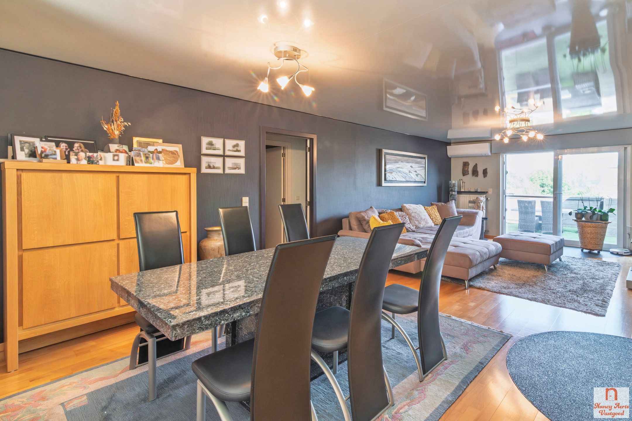 Ruim, stijlvol appartement met 3 slaapkamers foto 6