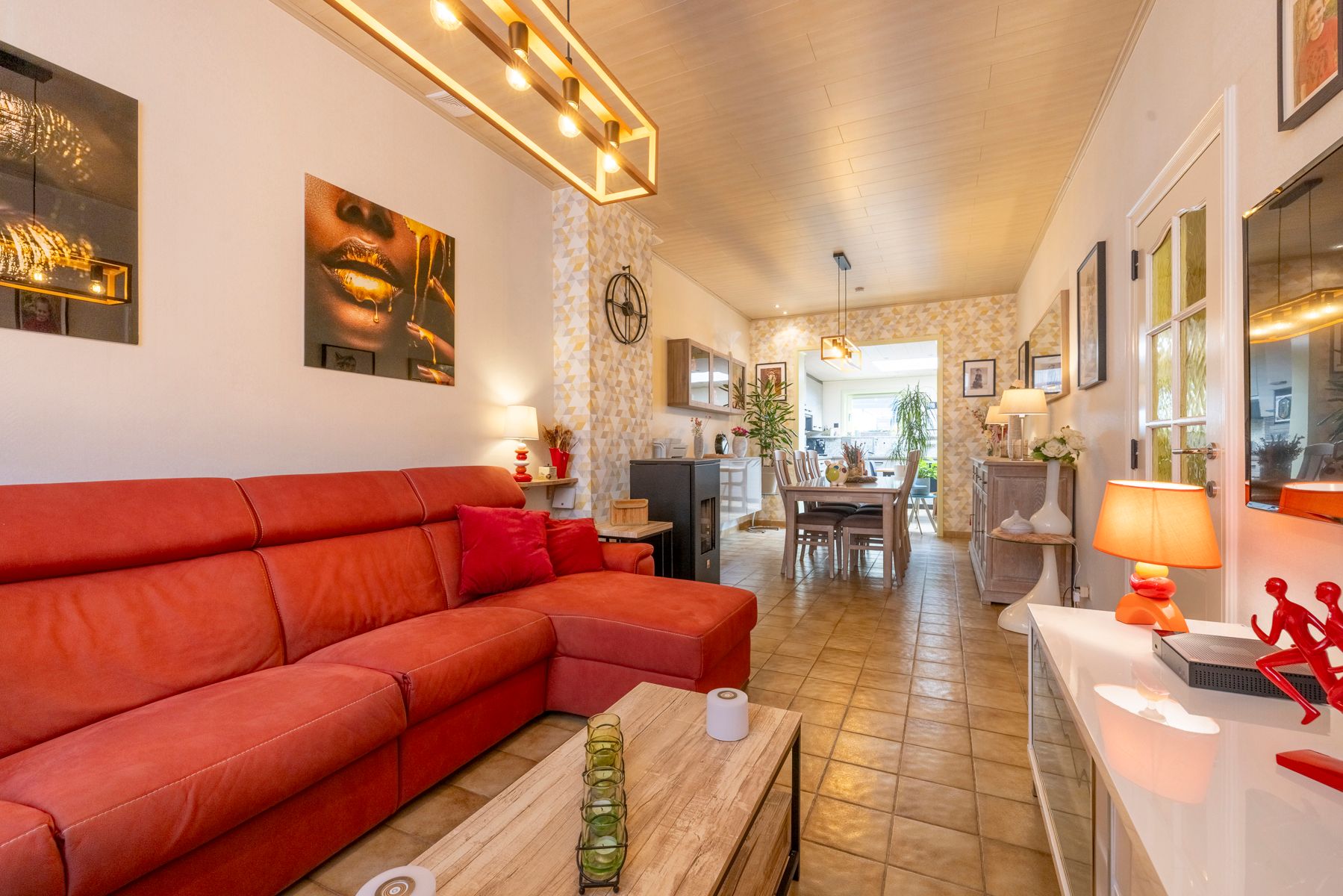 Ruime woning met 5 slpk, garage en zongerichte tuin te koop! foto 7
