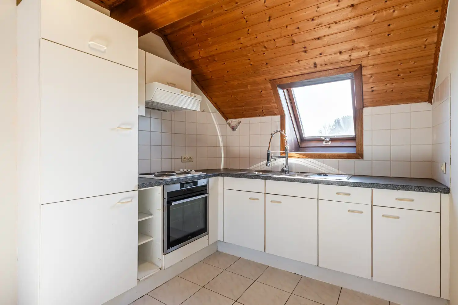 Instapklaar goed gelegen duplexappartement in centrum Eeklo foto 5