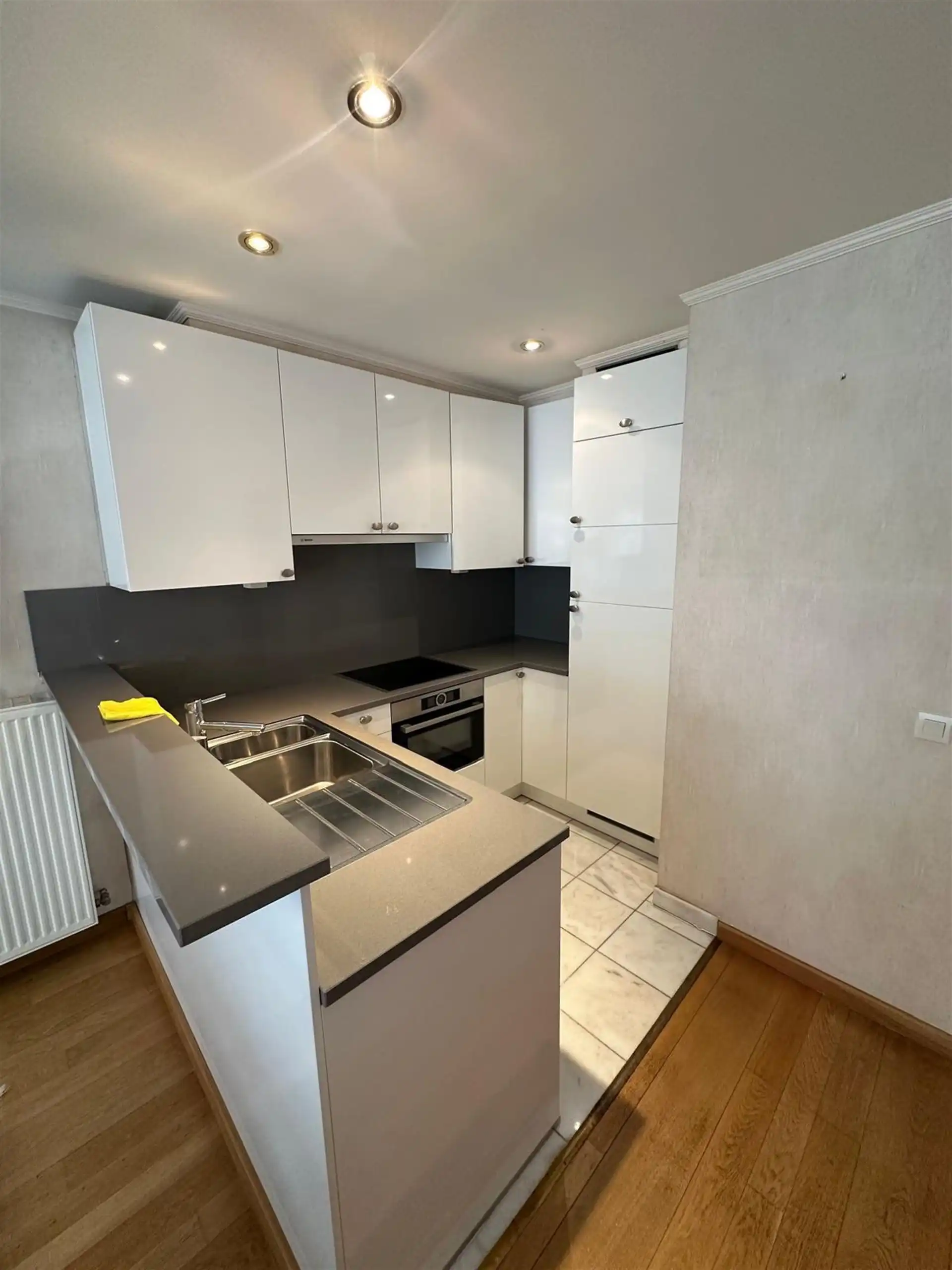SUPER CENTRAAL GELEGEN WOONAPPARTEMENT MET 2 TERRASSEN foto 6