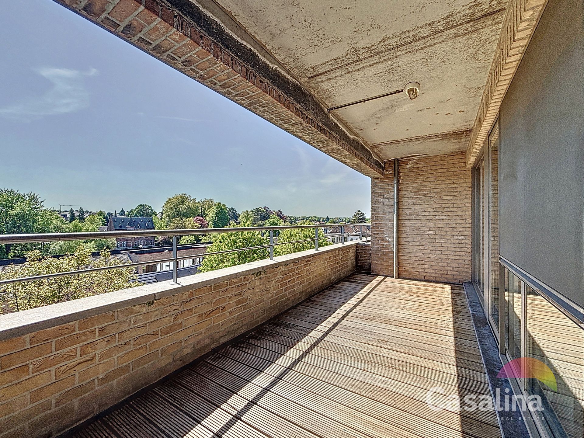 Ruim drie slaapkamer appartement te huur  foto 5