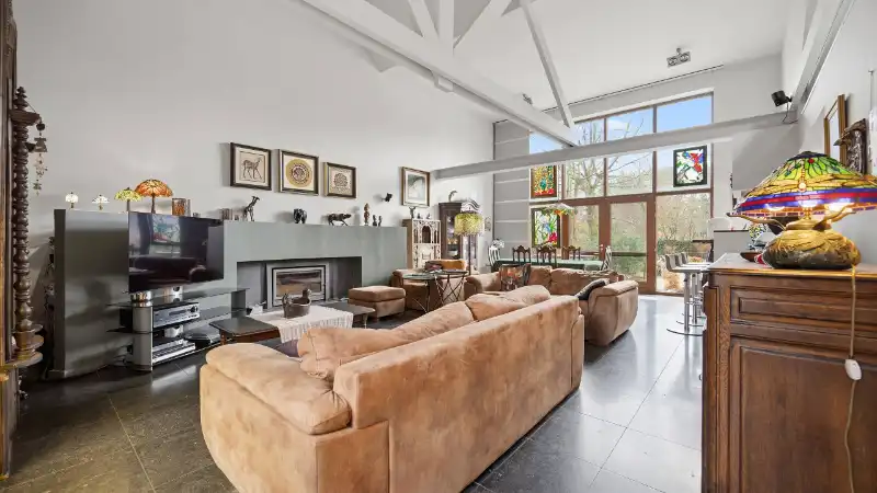 Landhuis van 269m² op 15 are met praktijkruimte/kantoor of kangoeroewoning foto 4