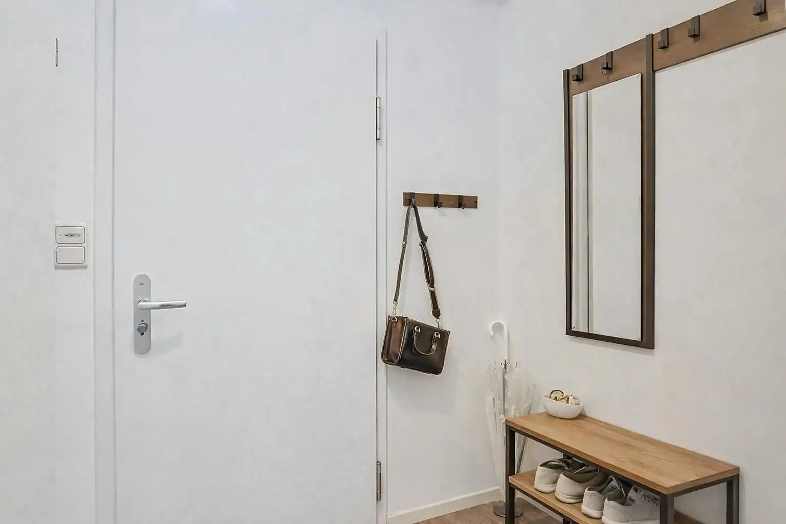 Instapklaar duplex appartement te koop in Kruibeke foto 2