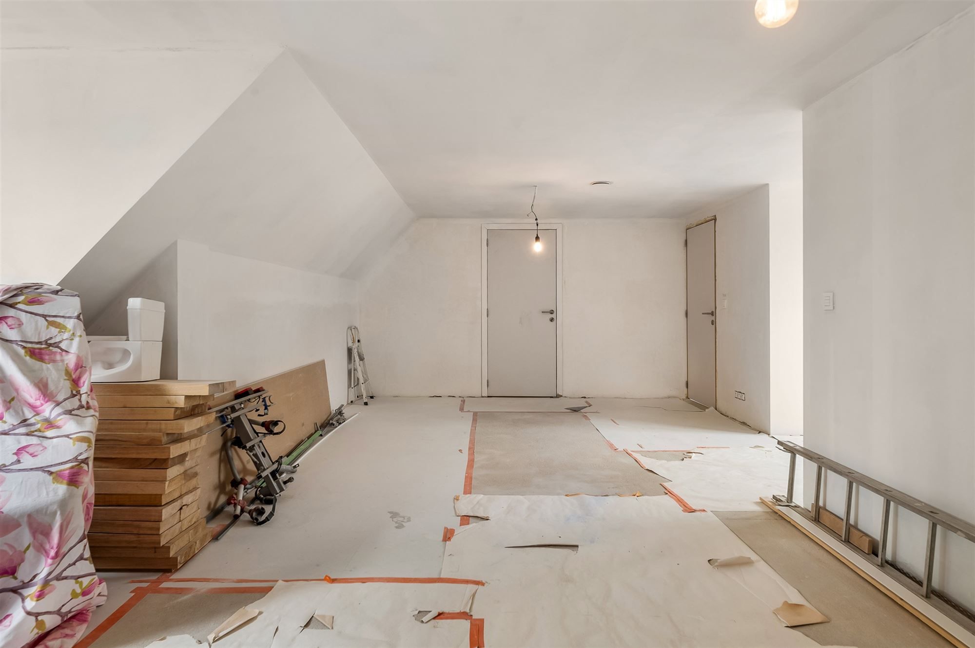 RECENTE, RUIME, ENERGIEZUINIGE WONING MET MOGELIJKHEID TOT APPARTEMENT OP ZOLDERVERDIEPING foto 24