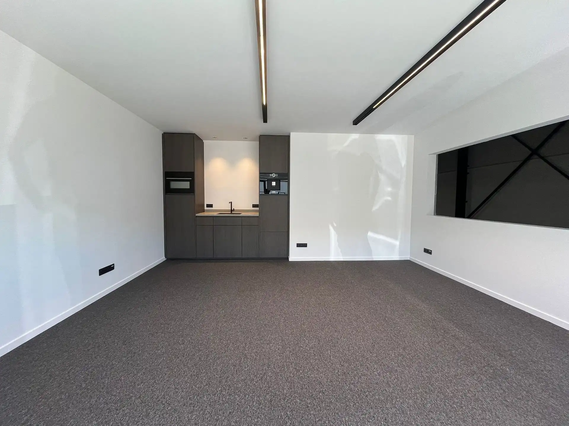 Nieuwbouw KMO-unit te huur op bedrijvenpark  'La Brique' foto 10