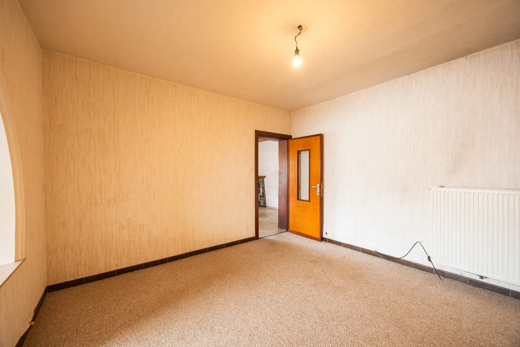 Karakterwoning met veel renovatiepotentieel op toplocatie foto 9