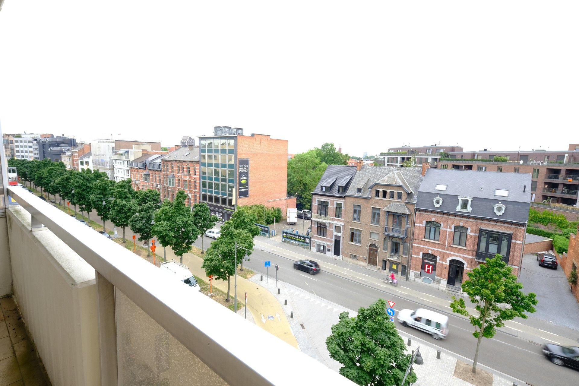 Ruim appartement in centrum Hasselt met 3 slaapkamers, garage en terras met uitzicht op de kanaalkom foto 18