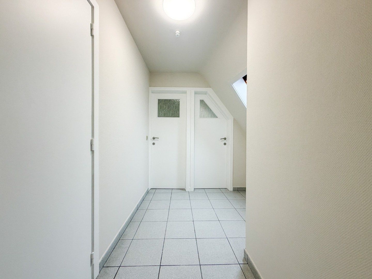 Ruim instapklaar 2-slpk appartement (96 m²), centrum Torhout. foto 8