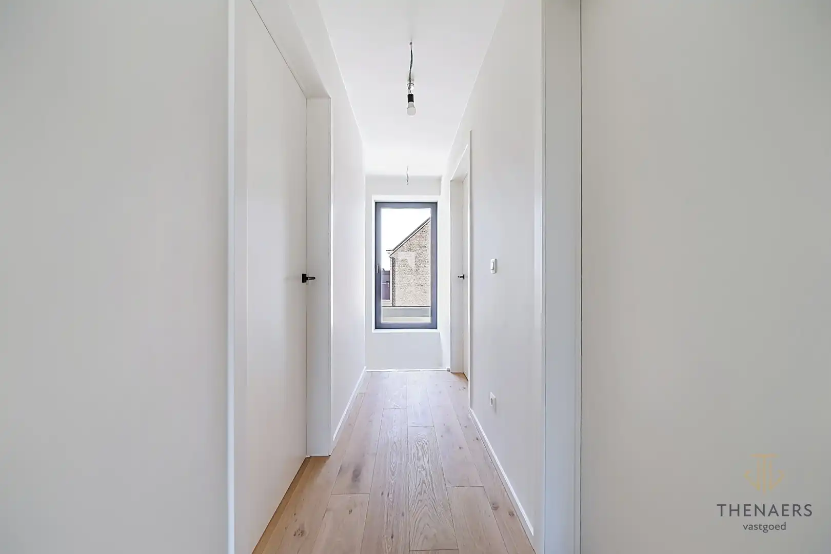 Strakke en luxueus gerenoveerde open bebouwing met hoogwaardige afwerking en EPC A in Wilderen. foto 18